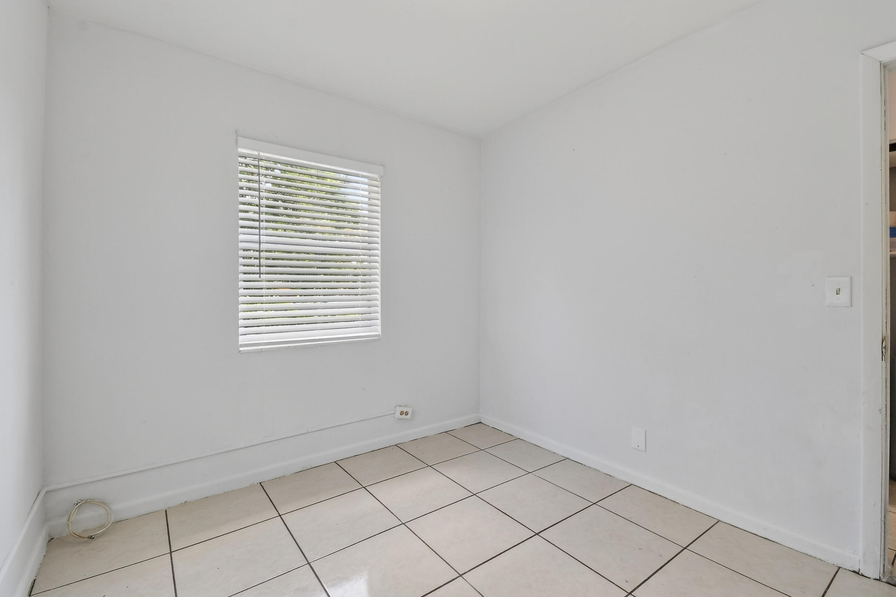 1172 West 34th Street, Unit 2 Riviera Beach, FL 33404 - Photo 13 of 18 1172W34thSt#2(19)