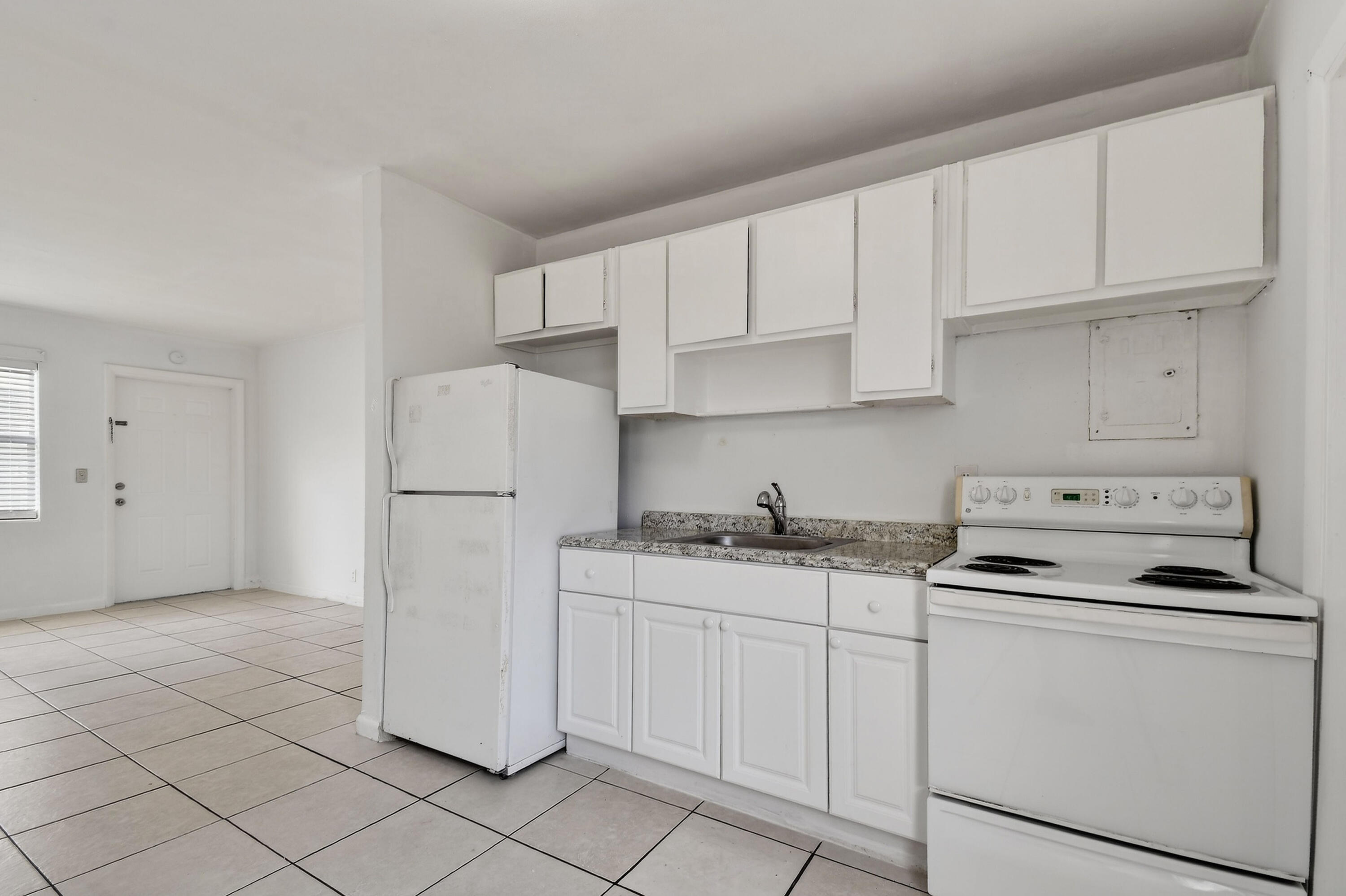 1172 West 34th Street, Unit 2 Riviera Beach, FL 33404 - Photo 6 of 18 1172W34thSt#2(12)