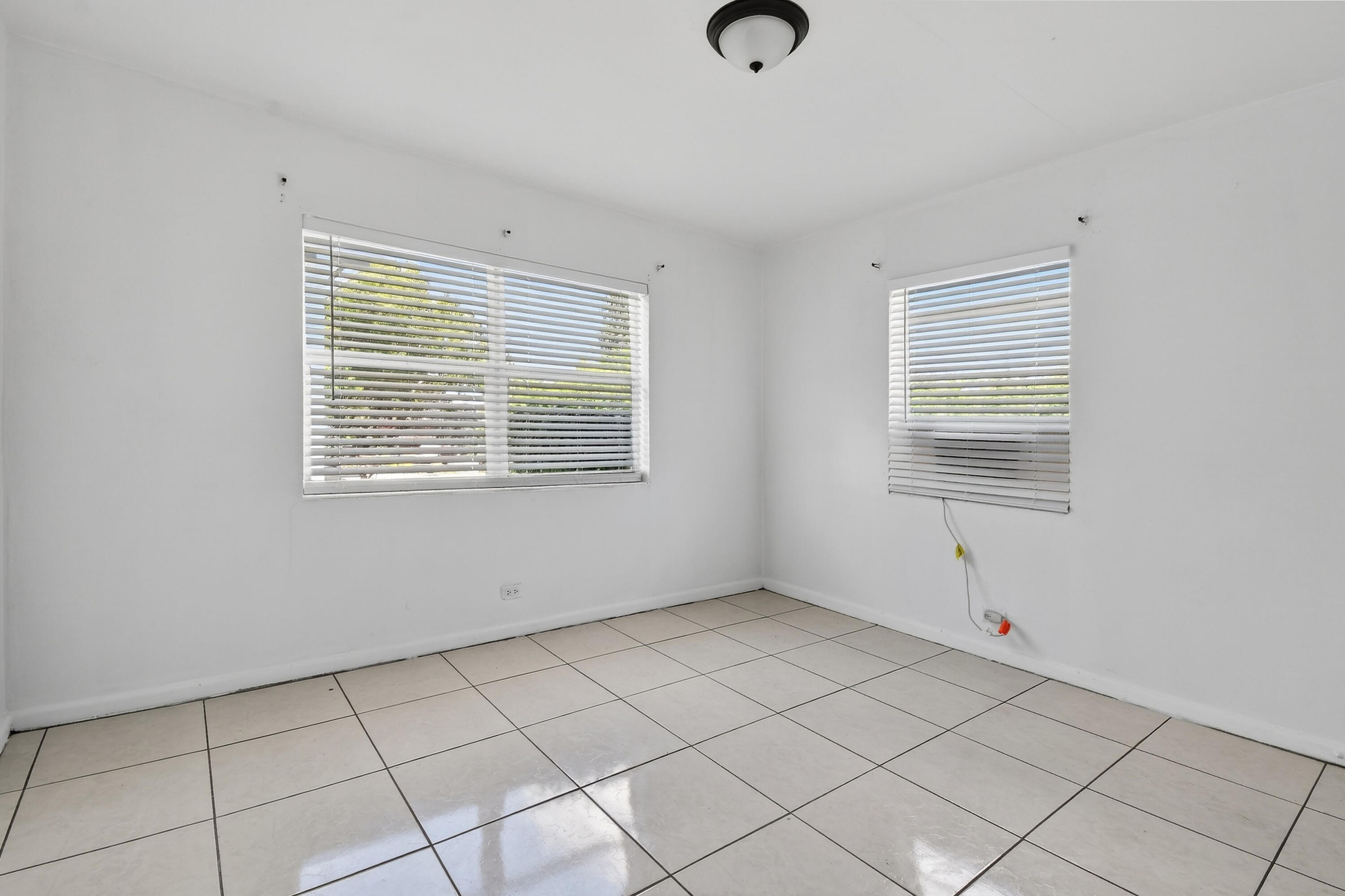 1172 West 34th Street, Unit 2 Riviera Beach, FL 33404 - Photo 9 of 18 1172W34thSt#2(15)