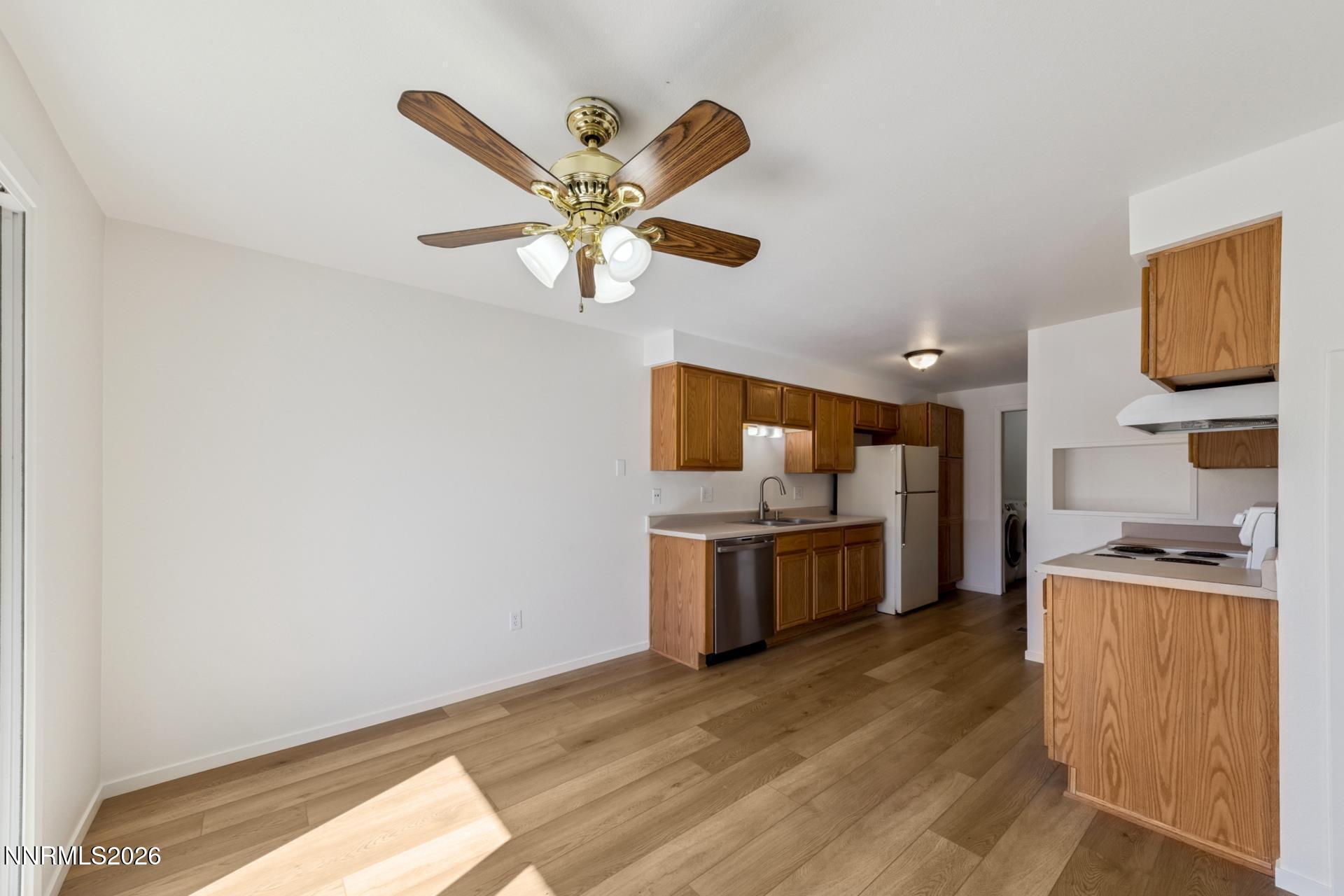 14 Condor Circle Carson City, NV 89701 - Photo 8 of 24 a07