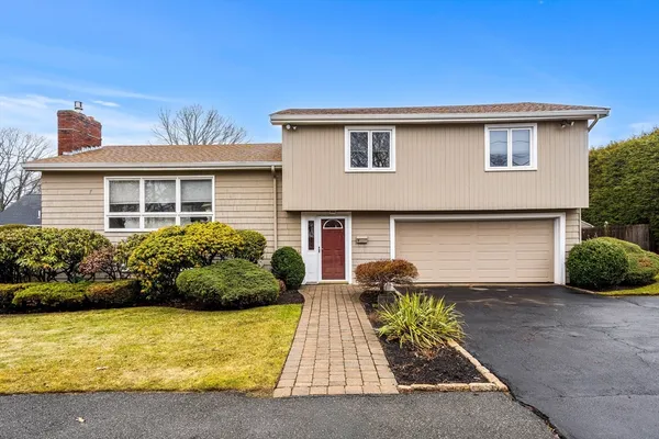 $899,000 | 8 Summit View Drive, Swampscott, MA 01907