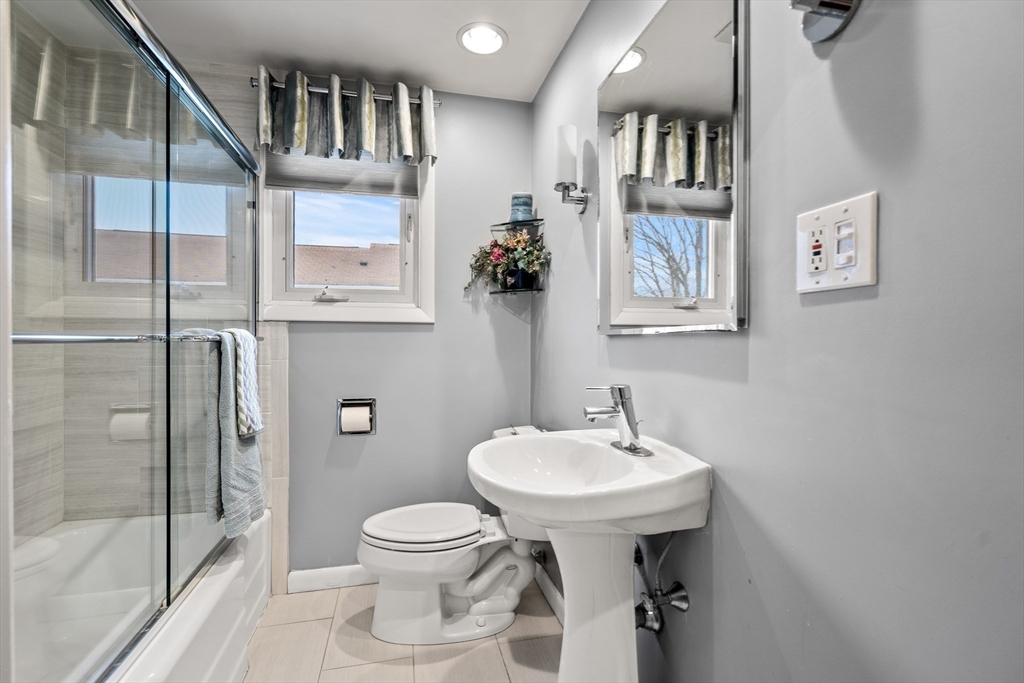 8 Summit View Drive Swampscott, MA 01907 - Photo 20 of 37