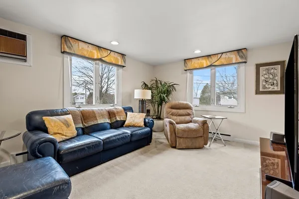 $899,000 | 8 Summit View Drive, Swampscott, MA 01907