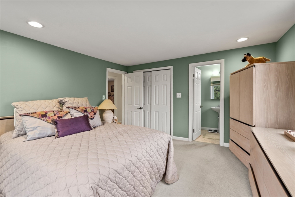 8 Summit View Drive Swampscott, MA 01907 - Photo 23 of 37