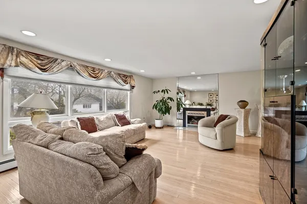 $899,000 | 8 Summit View Drive, Swampscott, MA 01907