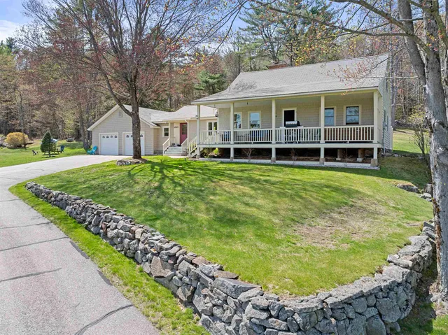 $995,000 | 25 Elliot Road, Center Harbor, NH 03226