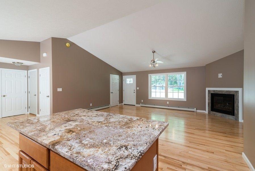 110 Whitten Road Kennebunk, ME 04043 - Photo 9 of 35 09_110whittenrd_2009_lowres