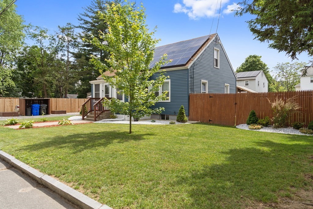 56 Dimmick Street Springfield, MA 01109 - Photo 3 of 36