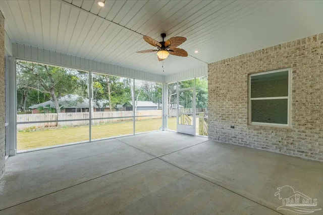 a view of livingroom with furniture