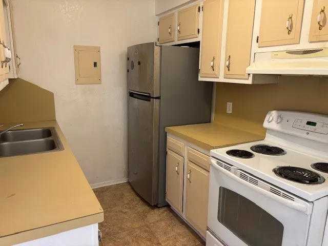 $875 | 825 Quetzal Street, Unit 3, Corpus Christi, TX 78418