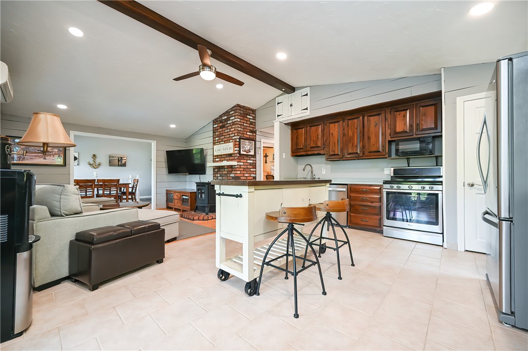 325 Lake Drive Glocester, RI 02814 - Photo 16 of 43