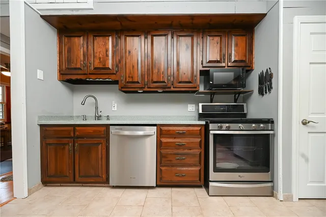 $599,900 | 325 Lake Drive, Glocester, RI 02814