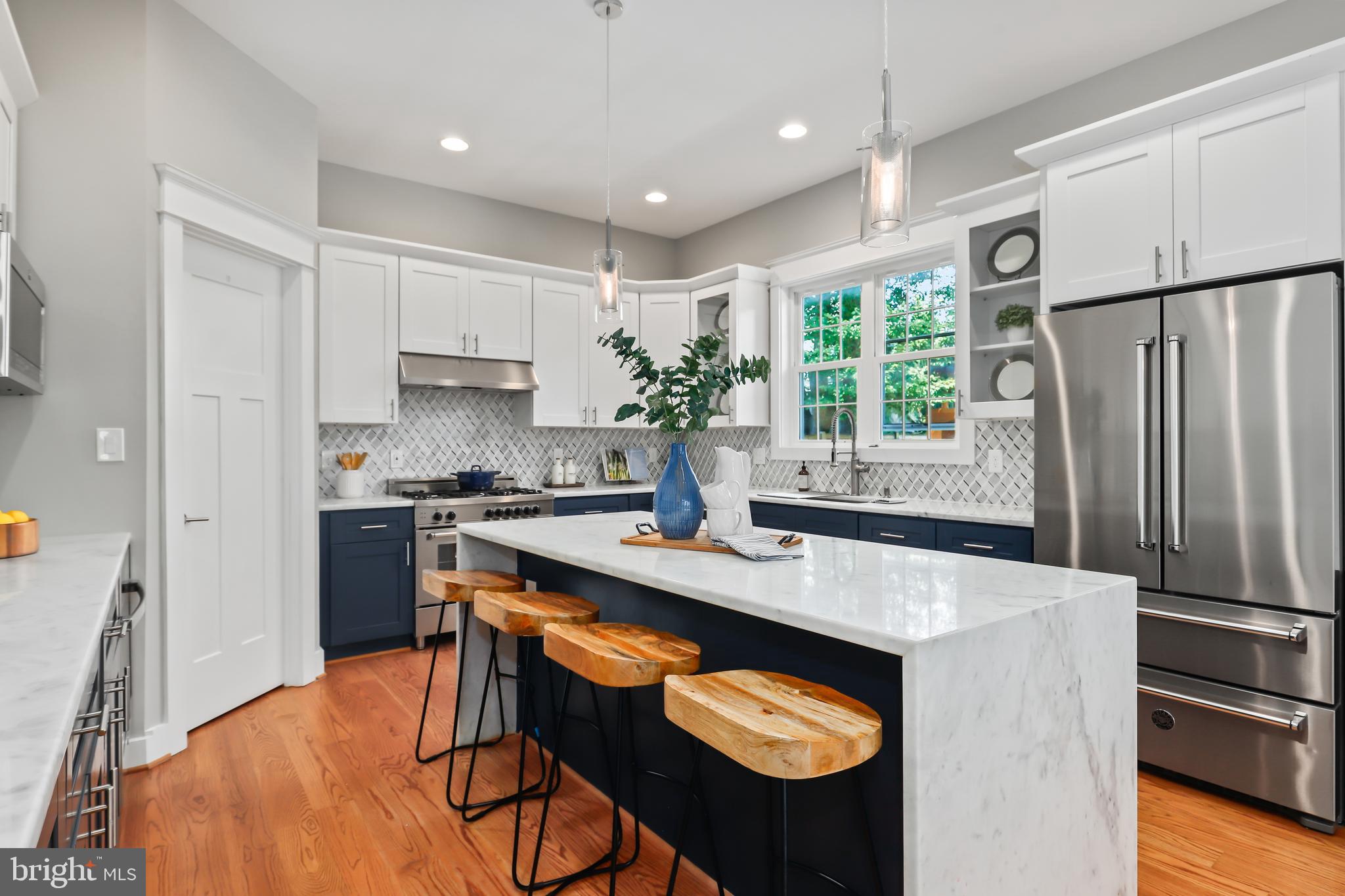 203 Tapawingo Road Southwest Vienna, VA 22180 - Photo 15 of 59