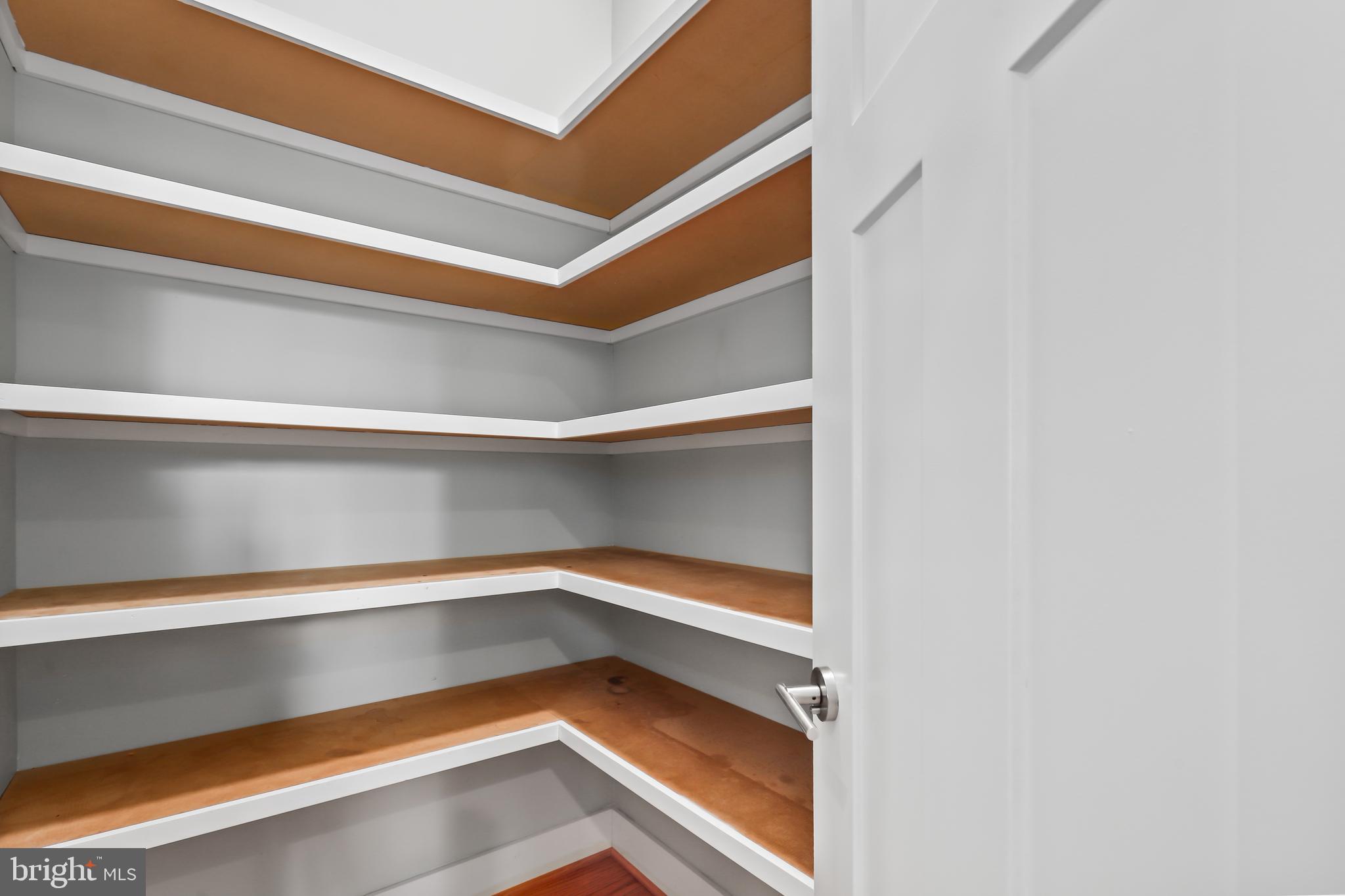 203 Tapawingo Road Southwest Vienna, VA 22180 - Photo 18 of 59