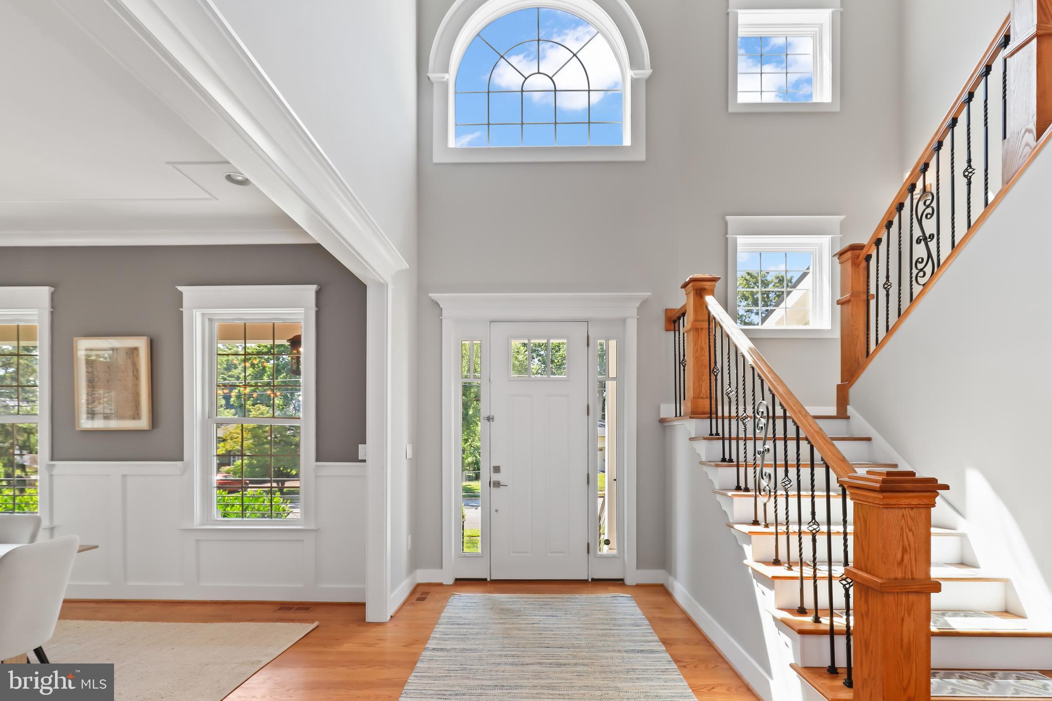 203 Tapawingo Road Southwest Vienna, VA 22180 - Photo 5 of 59