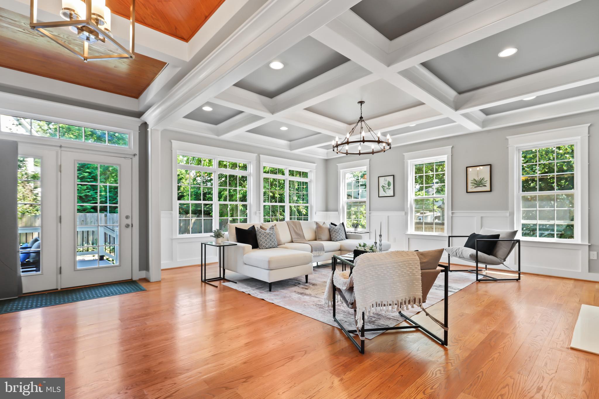 203 Tapawingo Road Southwest Vienna, VA 22180 - Photo 8 of 59