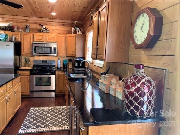 404 Creekside Circle, Unit 121 Rutherfordton, NC 28139 - Photo 8 of 45 Gallery Image 8