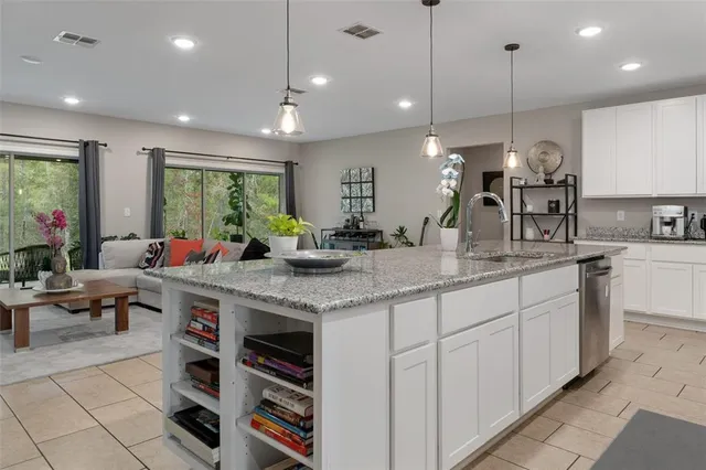 $389,900 | 15 Lone Pine Street, Homosassa, FL 34446