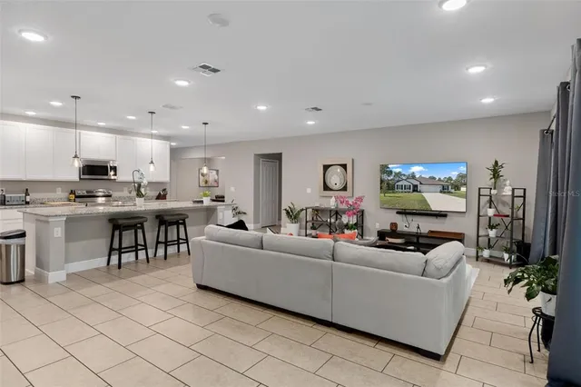 $389,900 | 15 Lone Pine Street, Homosassa, FL 34446