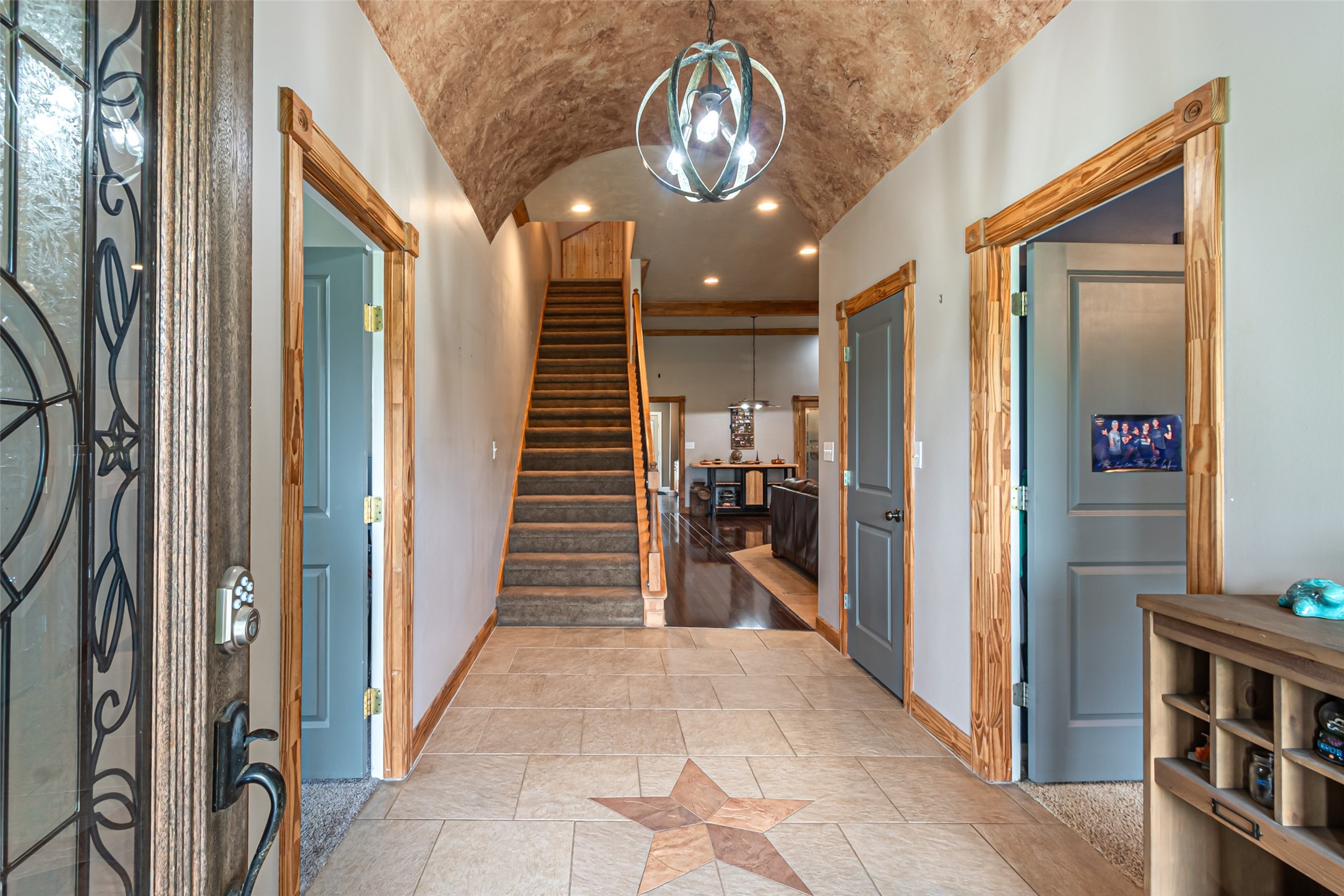 38766 Wyatt Chapel Road Hempstead, TX 77445 - Photo 5 of 45 Welcome to a stunning entryway.