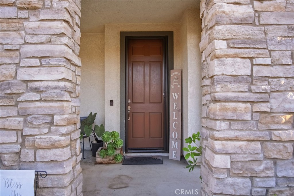 450 Beckman Way Merced, CA 95348 - Photo 4 of 22 a front view of a building