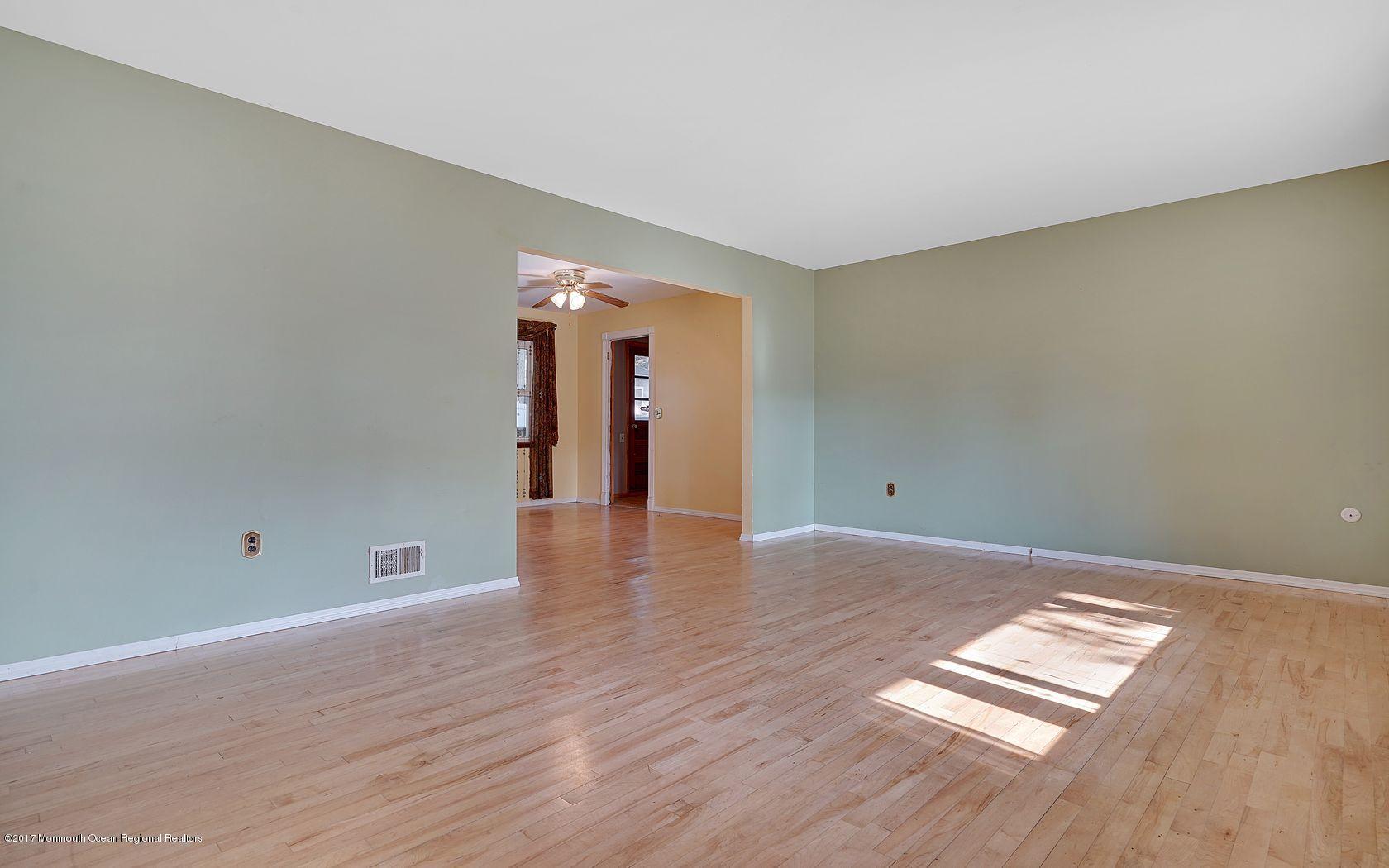 496 Silverton Road Brick, NJ 08723 - Photo 12 of 34 12