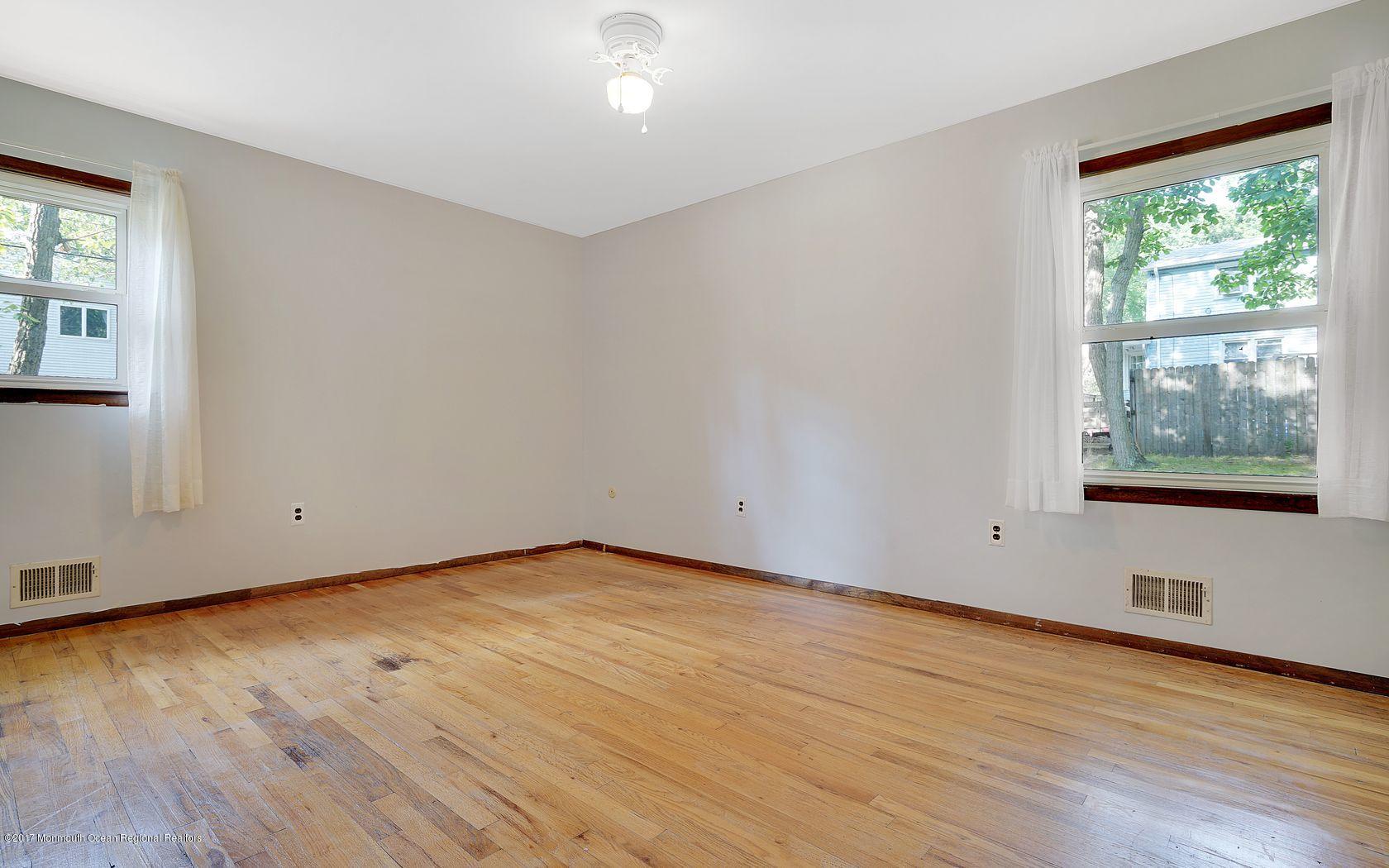496 Silverton Road Brick, NJ 08723 - Photo 27 of 34 27