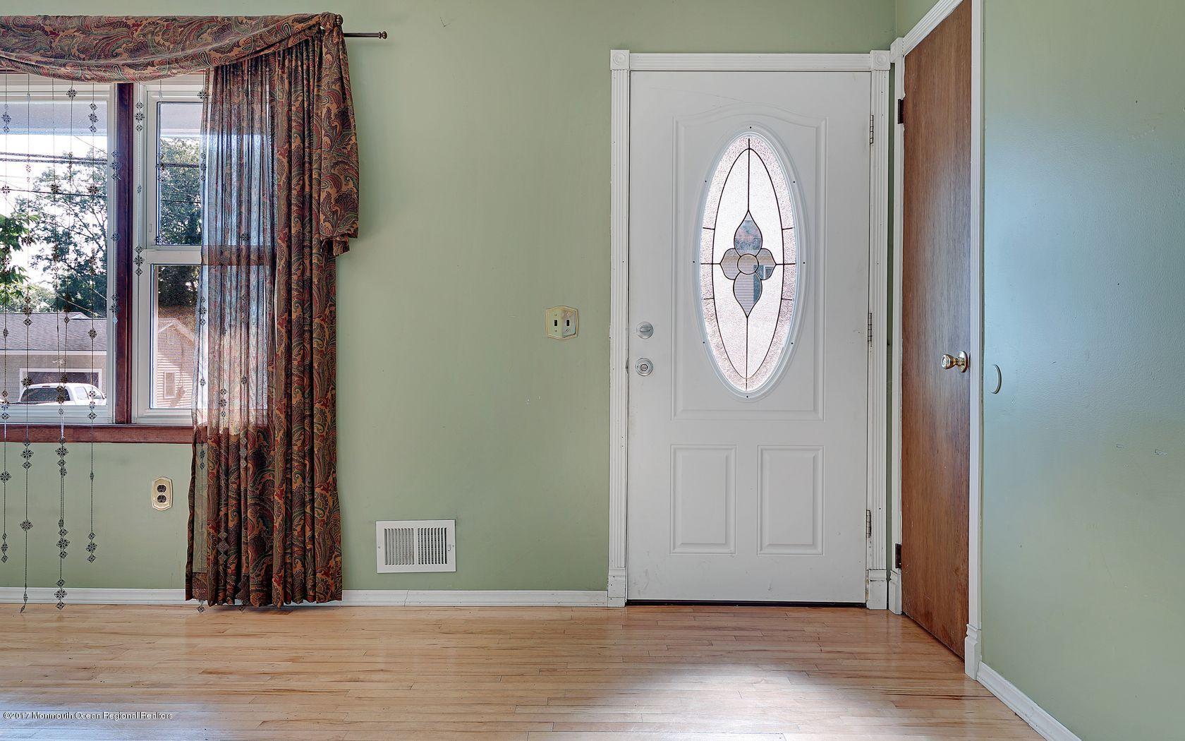 496 Silverton Road Brick, NJ 08723 - Photo 10 of 34 10