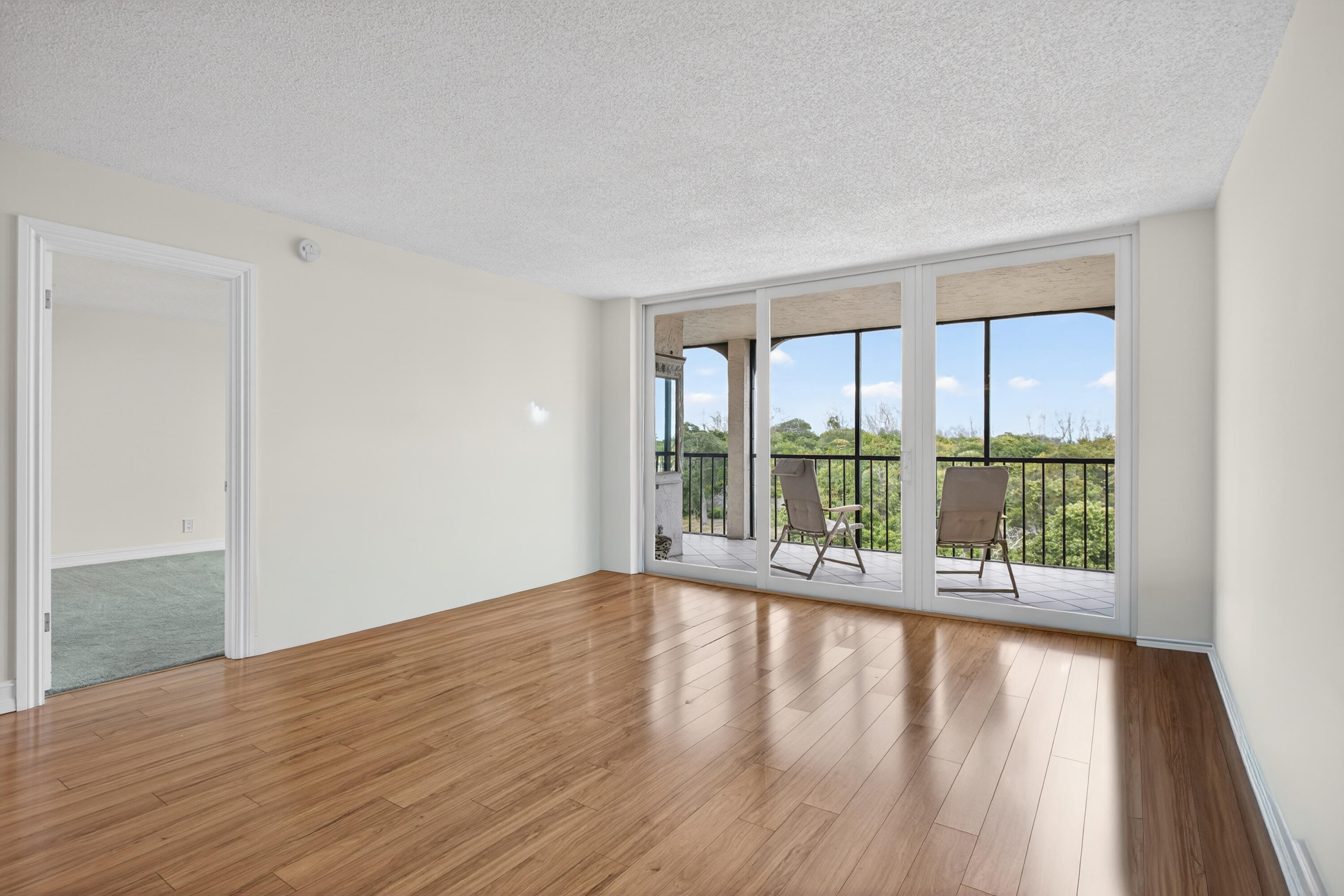 1631 Riverview Road, Unit 504 Deerfield Beach, FL 33441 - Photo 21 of 49 LIVING ROOM