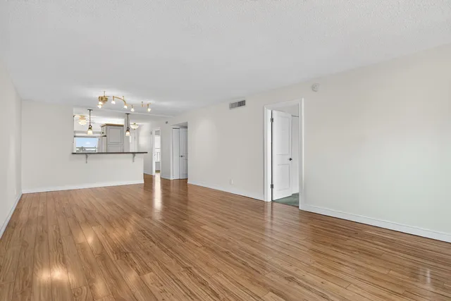 $3,000 | 1631 Riverview Road, Unit 504, Deerfield Beach, FL 33441