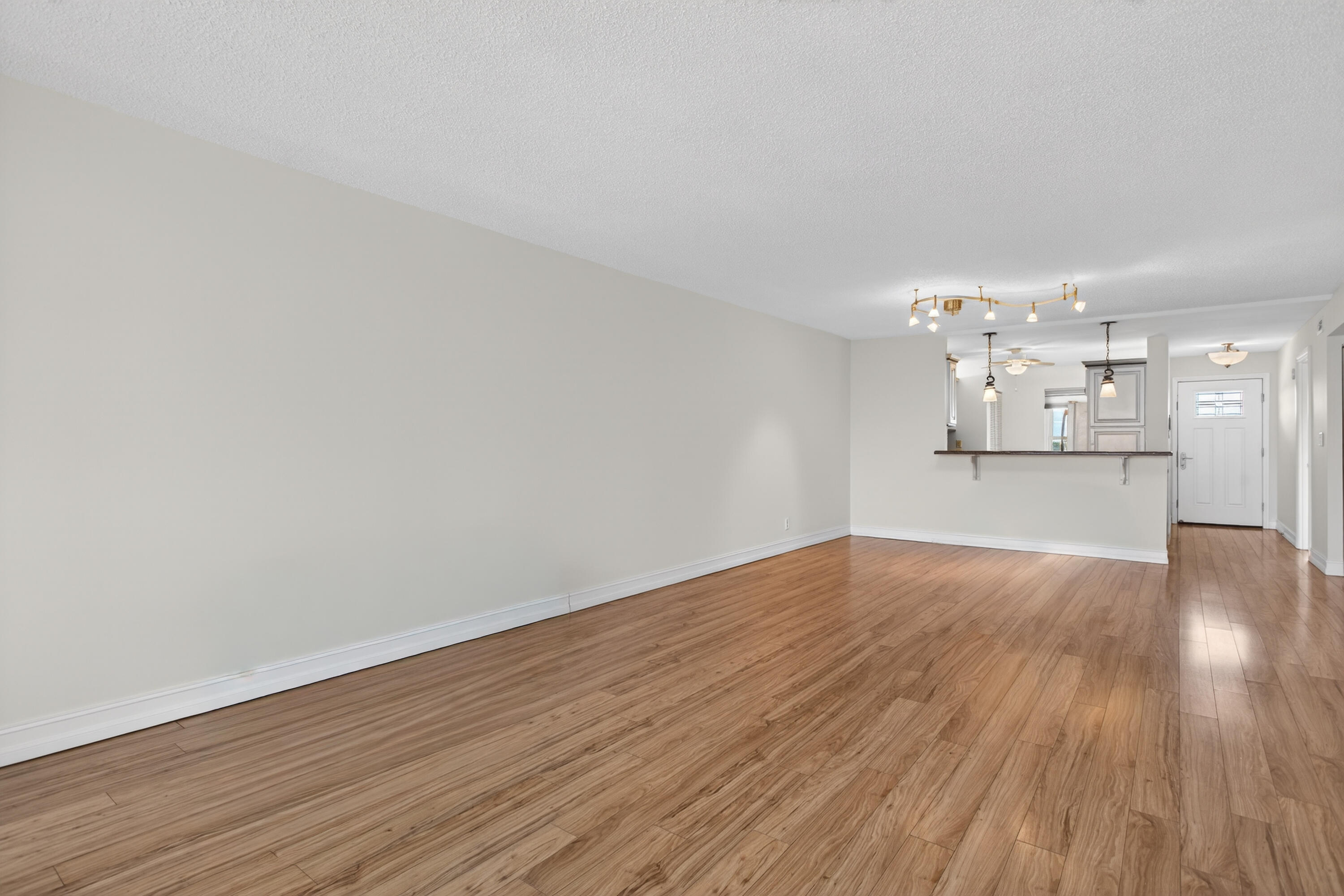 1631 Riverview Road, Unit 504 Deerfield Beach, FL 33441 - Photo 24 of 49 LIVING AND DINING