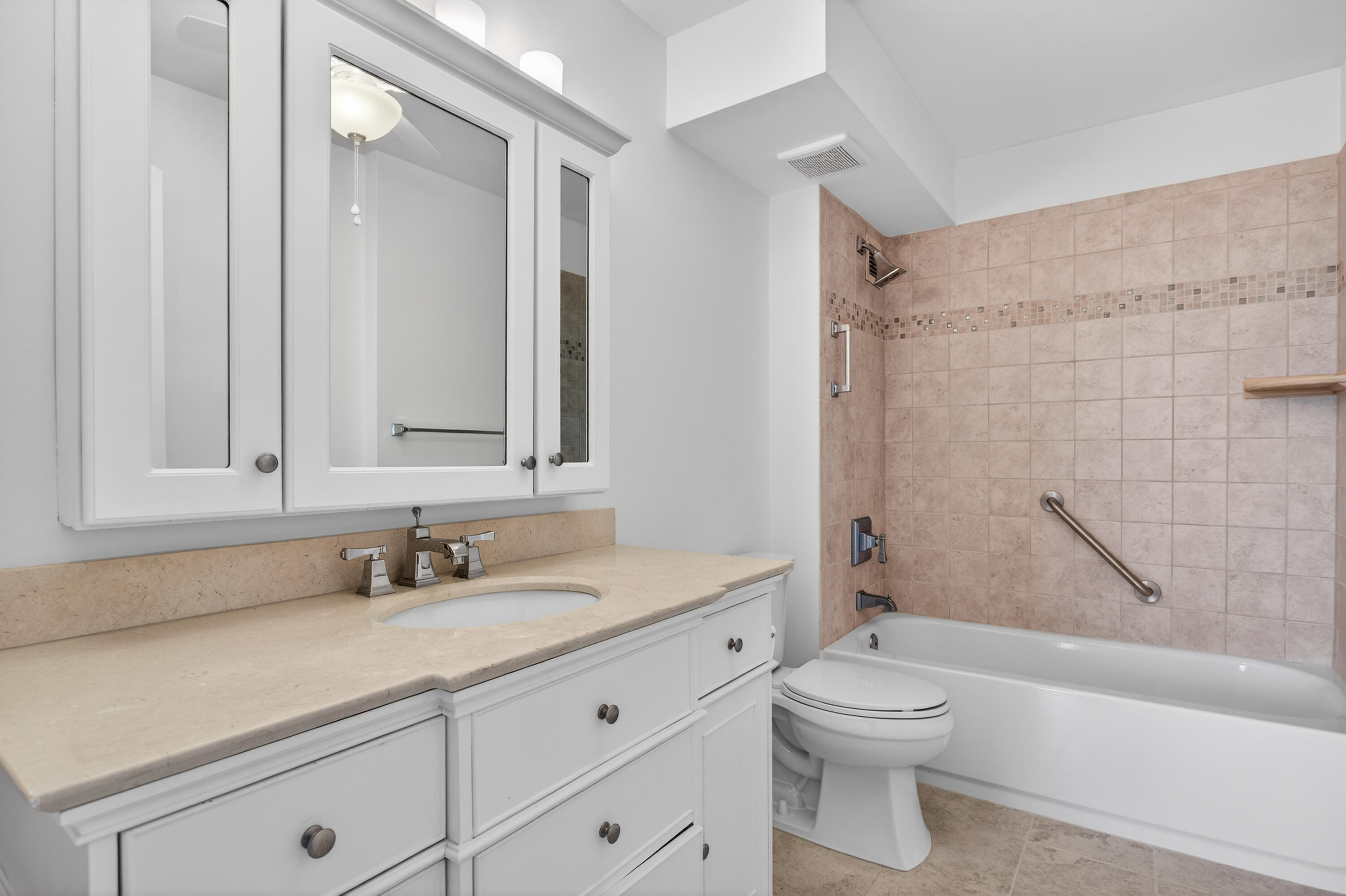 1631 Riverview Road, Unit 504 Deerfield Beach, FL 33441 - Photo 29 of 49 MAIN BATHROOM