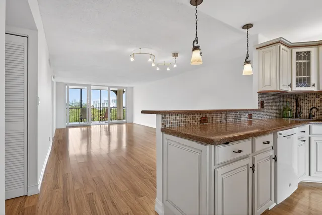 $3,000 | 1631 Riverview Road, Unit 504, Deerfield Beach, FL 33441