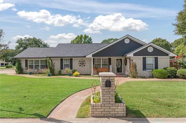 $439,000 | 107 Dogwood Place, Van, TX 75790