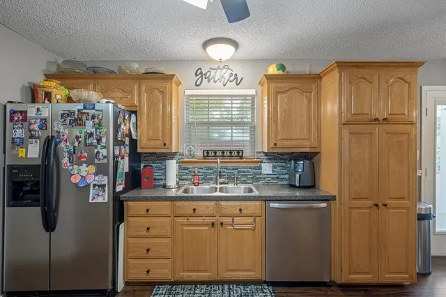 $439,000 | 107 Dogwood Place, Van, TX 75790