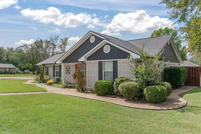 $439,000 | 107 Dogwood Place, Van, TX 75790