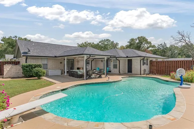 $439,000 | 107 Dogwood Place, Van, TX 75790