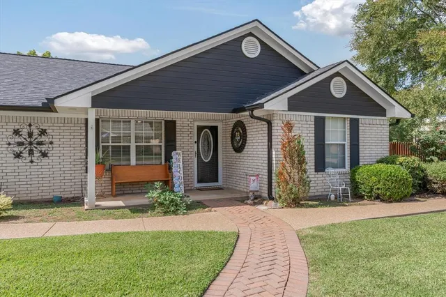 $439,000 | 107 Dogwood Place, Van, TX 75790