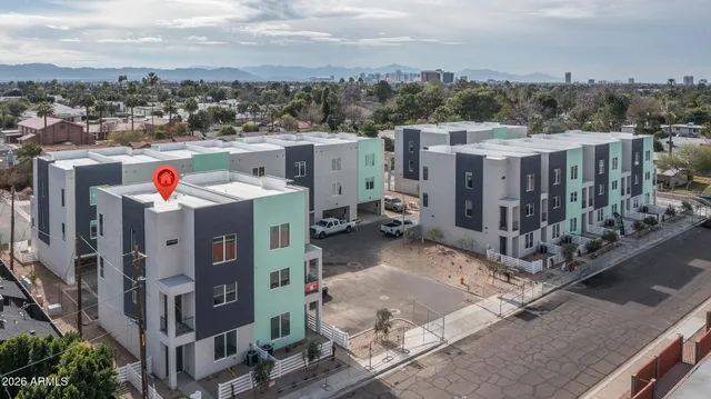 a picture of city view