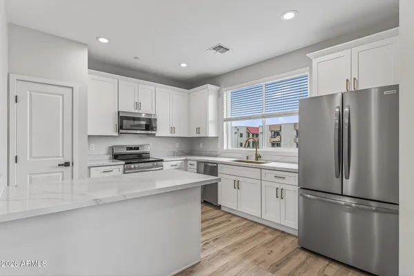 $759,999 | 2601 East Clarendon Avenue, Unit 1, Phoenix, AZ 85016