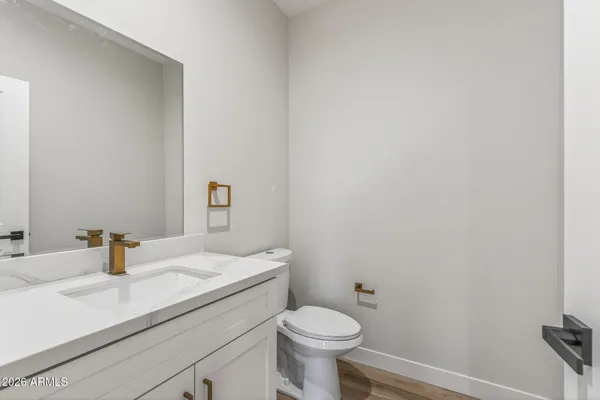 $759,999 | 2601 East Clarendon Avenue, Unit 1, Phoenix, AZ 85016