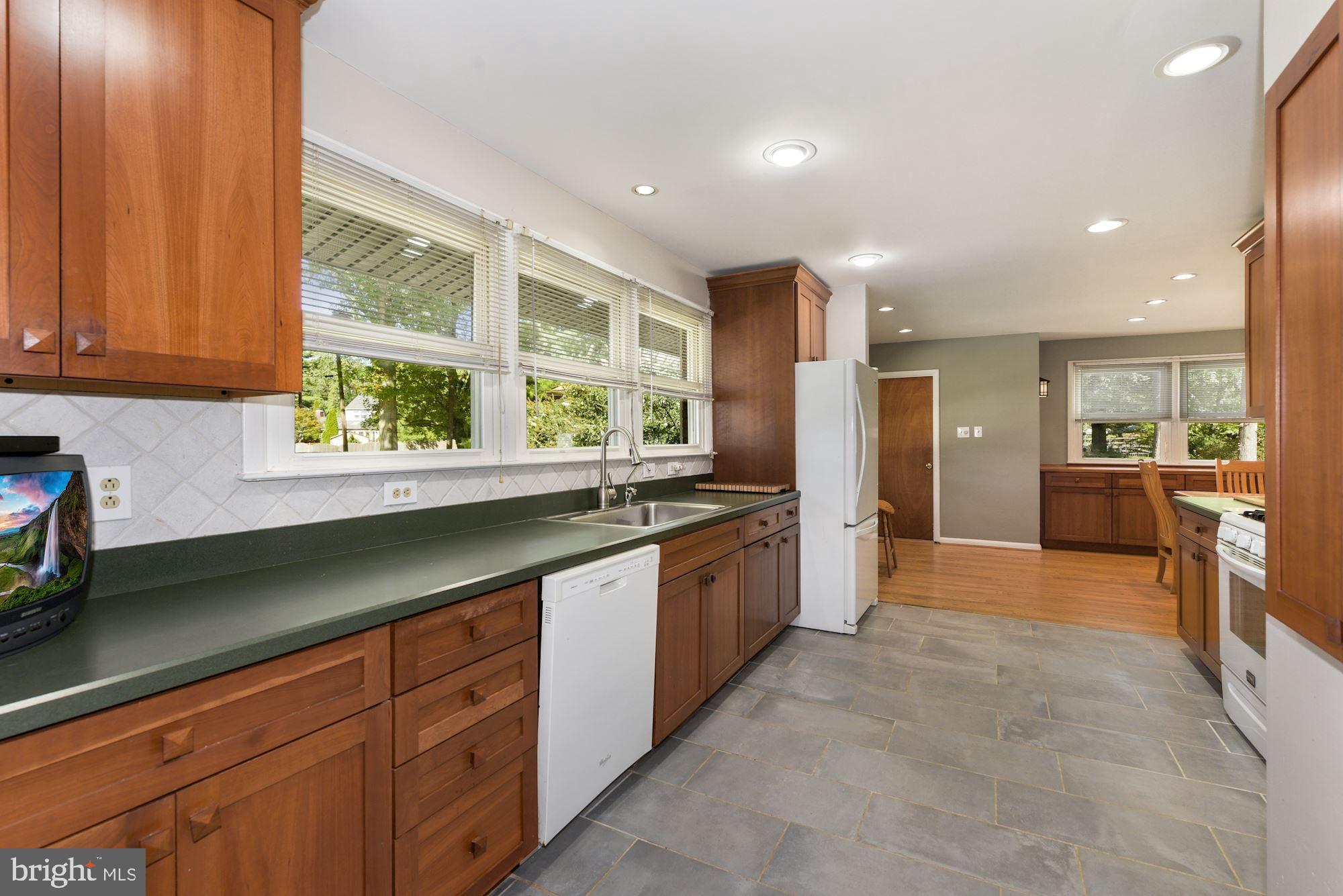6 Robin Road Moorestown, NJ 08057 - Photo 14 of 32