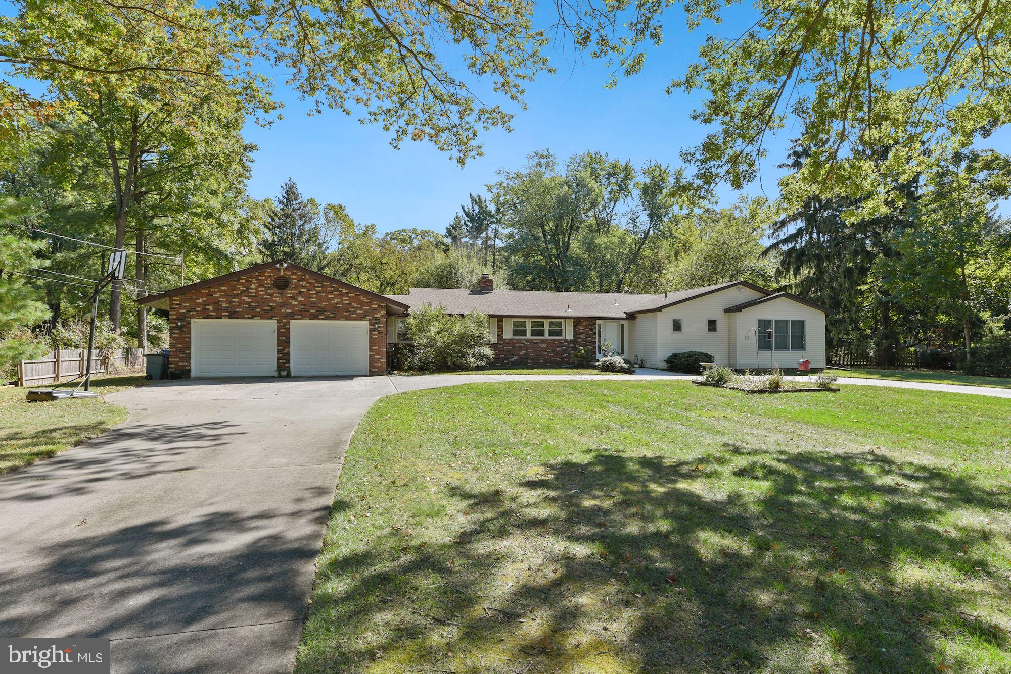 6 Robin Road Moorestown, NJ 08057 - Photo 3 of 32