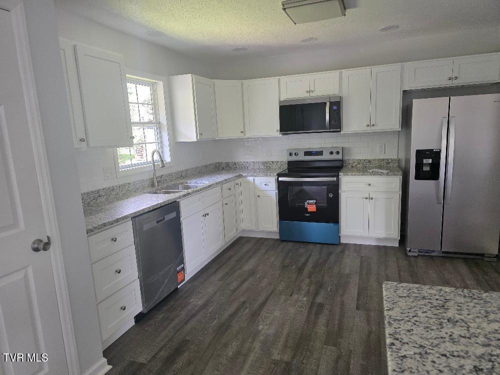 331 Gray Station Road Johnson City, TN 37615 - Photo 7 of 28 331 Gray Kitchen 3