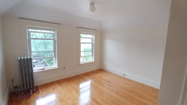 $2,000 | 28 Commonwealth Road, Unit 3, Watertown, MA 02472