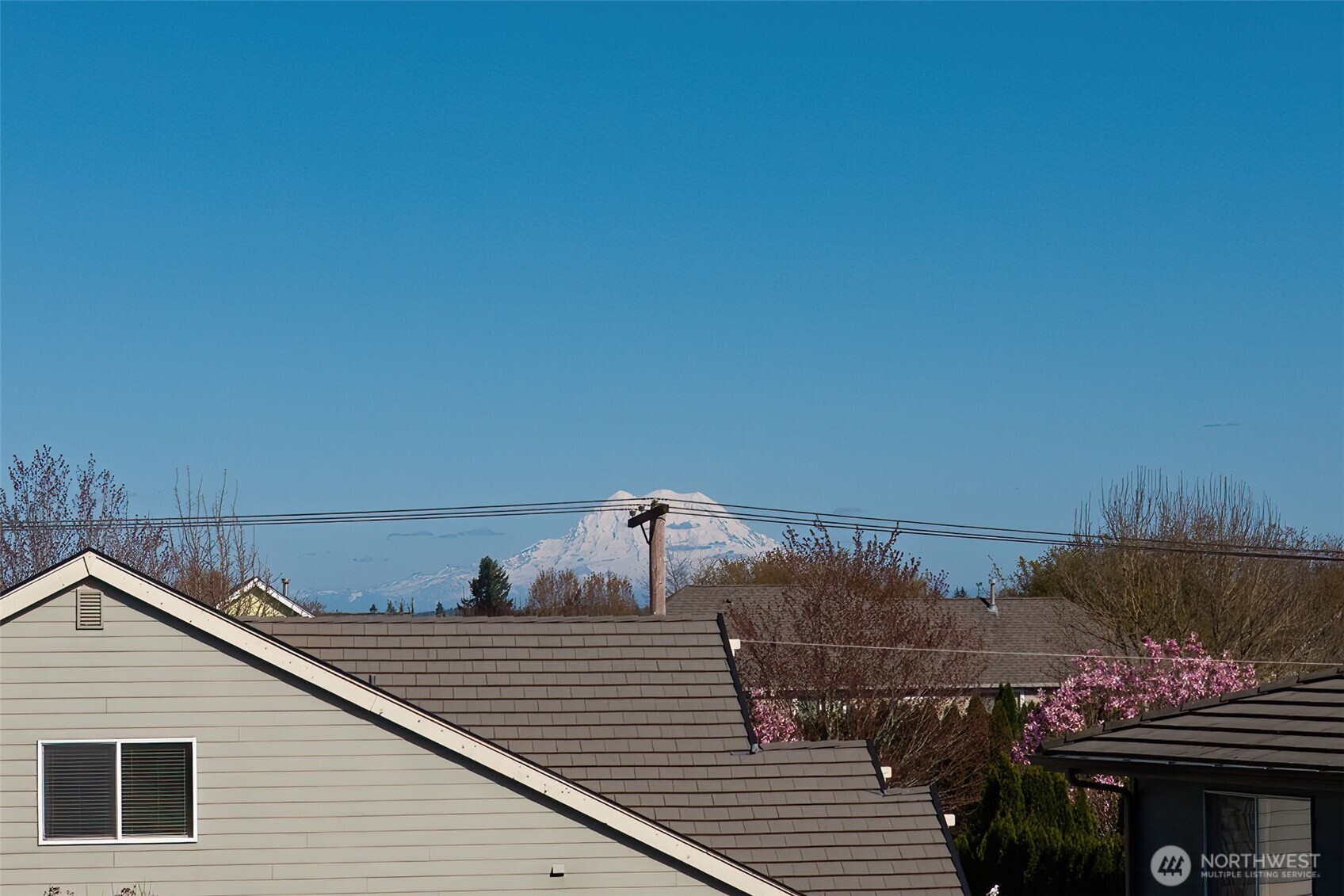 4703 Prestwick Lane Southeast Lacey, WA 98513 - Photo 5 of 40 a view of a roof deck with couches