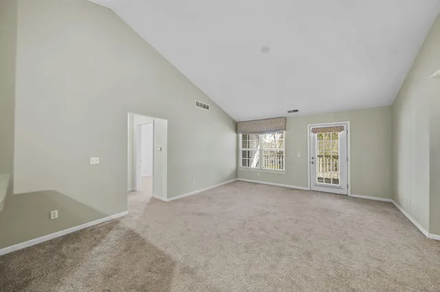 $219,900 | 759 West Barrington Circle, Jackson, MI 49203