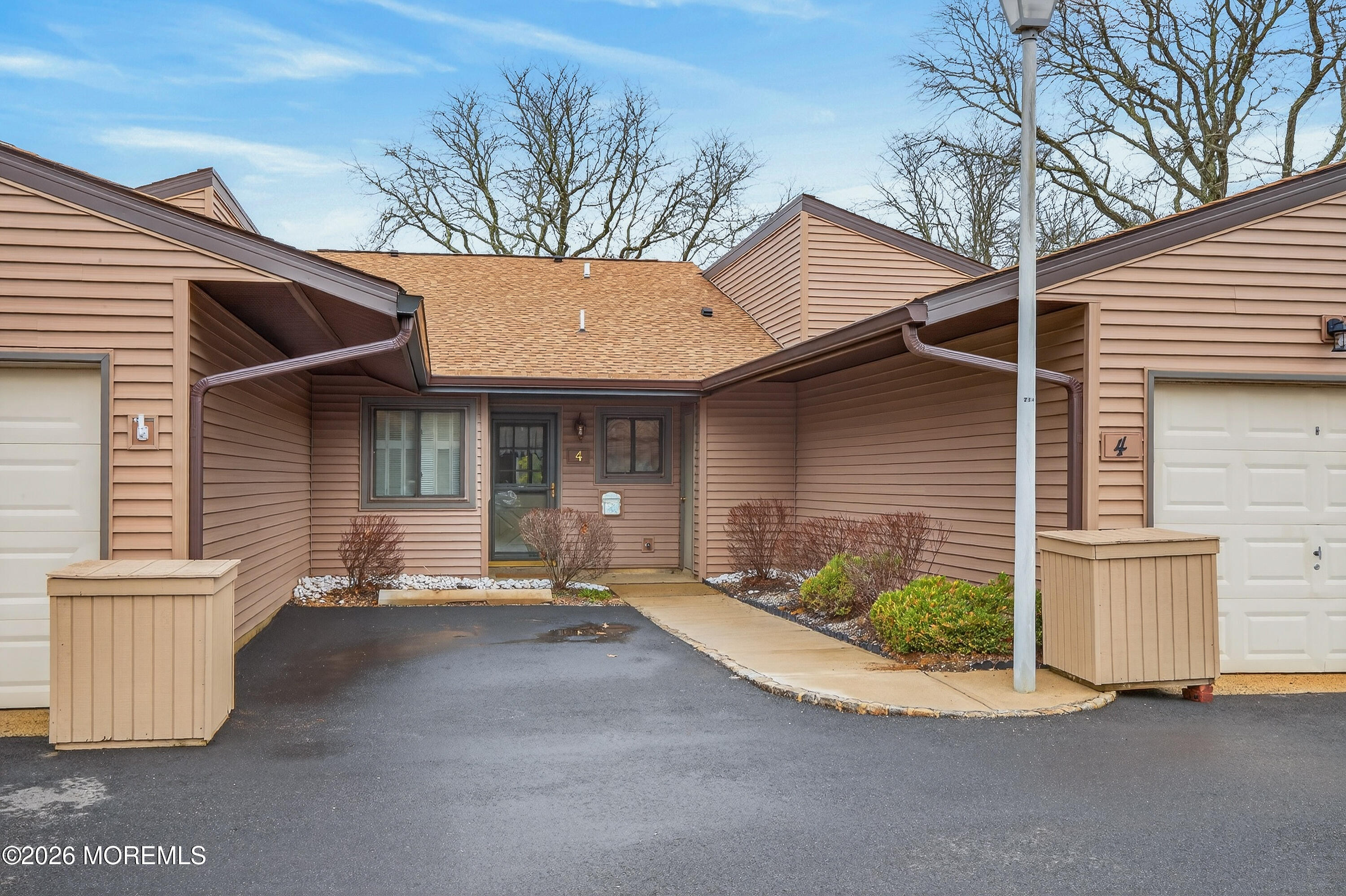 4 Friendship Court Red Bank, NJ 07701 - Photo 2 of 33 002(27)