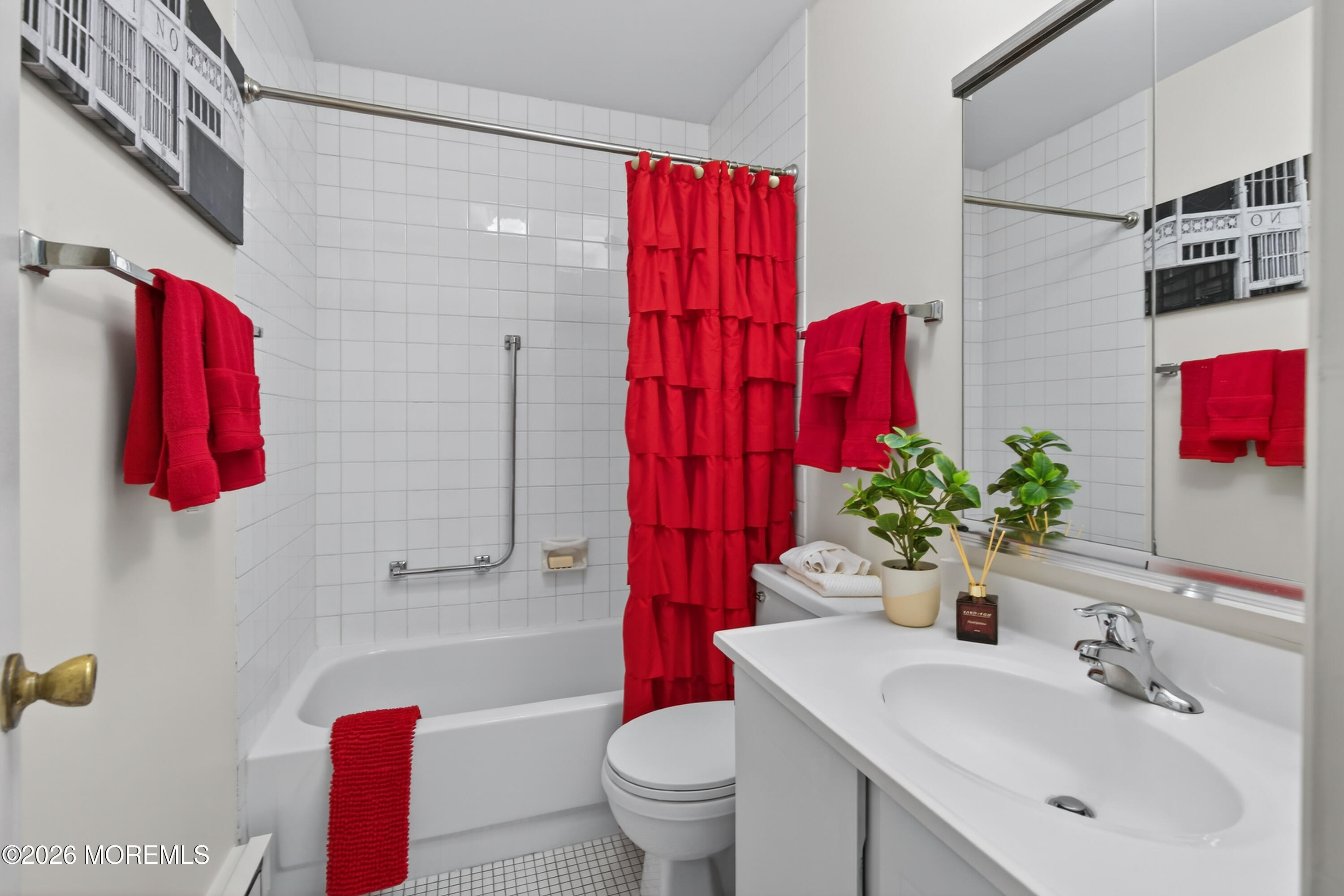 4 Friendship Court Red Bank, NJ 07701 - Photo 21 of 33 47