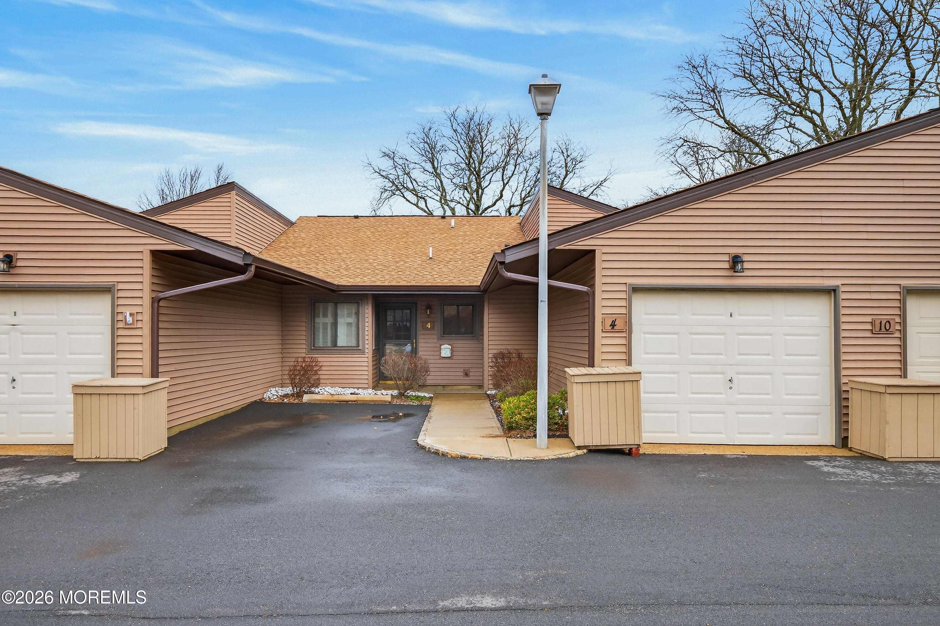 4 Friendship Court Red Bank, NJ 07701 - Photo 3 of 33 003(28)